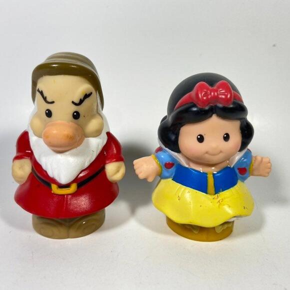 2.5" 2012 Mattel Fisher-Price Disney Little People Snow White & Grumpy Figures - Picture 1 of 7